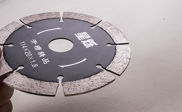 金剛石開(kāi)槽鋸片使用方法和注意事項